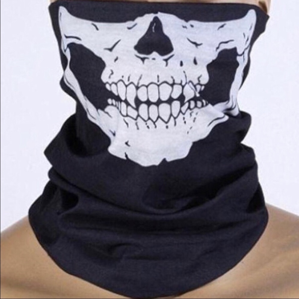 Face Cover Up That has Many Uses